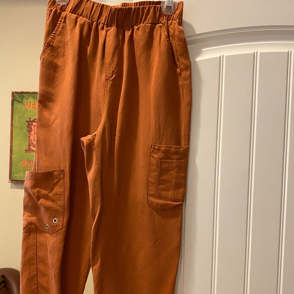 Brand new Zara cargo pant! Very cool fabric for summer!